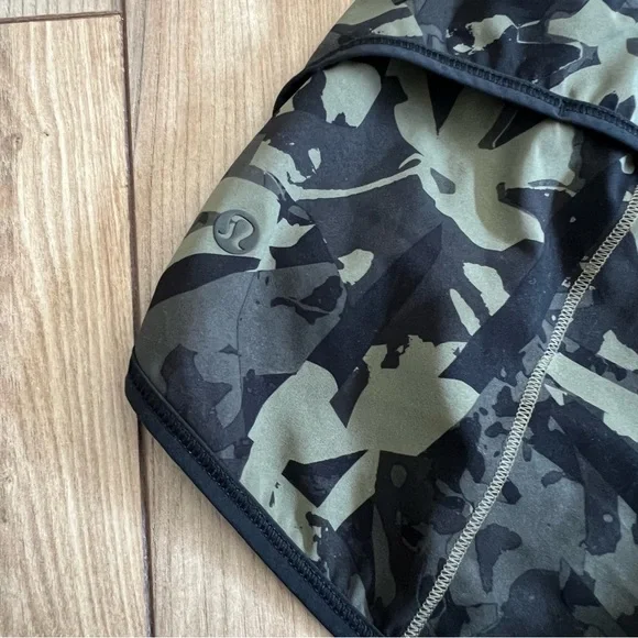 Lululemon Speed Short *H2O‎ - Picture 6 of 16